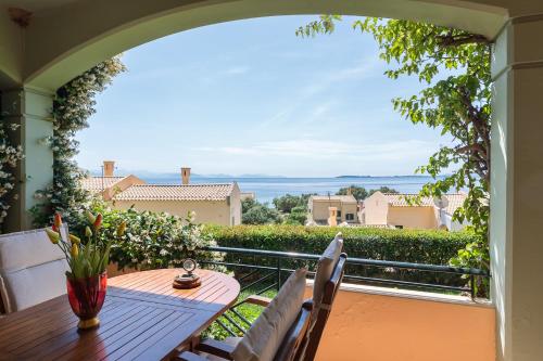  Riviera Barbati Houses by Konnect - Shared Pool Nearby in 49100 Barbati