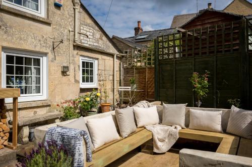 Hage, Mulberry, A Luxury Two Bed Cottage in Painswick in Painswick