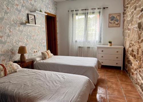 2 twin beds