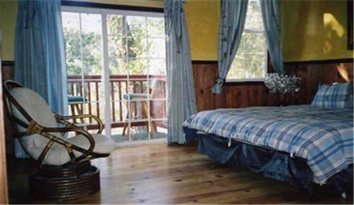 Sequoia Riverfront Cabins - image 5