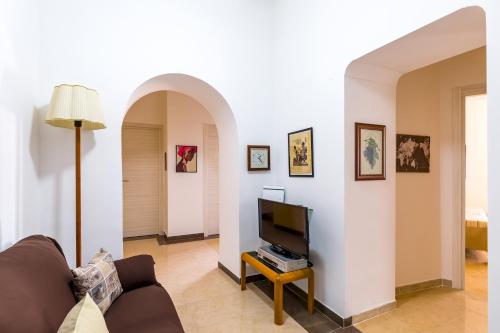 Facilities, Rione Emanuele III - 4 bedroom apartment in Centro Direzionale