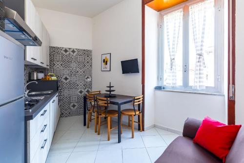 Facilities, Rione Emanuele III - 4 bedroom apartment in Centro Direzionale