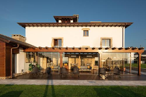 Exterior view, Hotel Rural La Sobreisla in Navia
