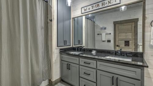 Bert's Hideaway Bert's Hideaway