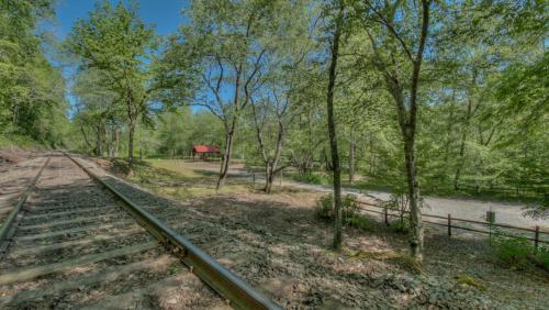 Bert's Hideaway Bert's Hideaway