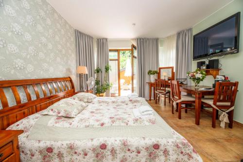 1 queen bed