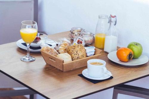 Makanan dan Minuman, El Callao II Suites in La Asomada