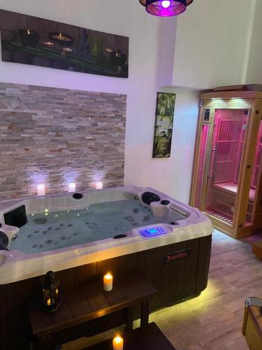 Le Cosily jacuzzi et sauna privatif