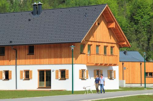 3 bedrooms, 6 beds
