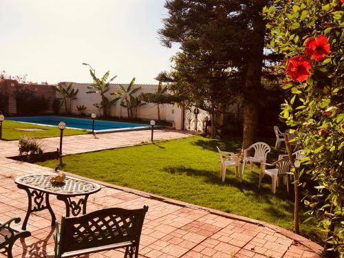 Lovely 4-bedroom with Pool and Nice Garden