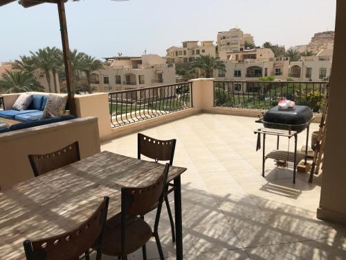 Chalet with Roof at Laguna Bay- Ain Sokhna - شالية غرفتين مكيف بالكامل بالرووف قرية لاجونا باي - العين السخنة