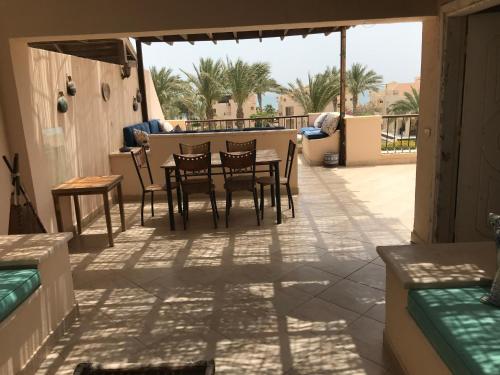 Chalet with Roof at Laguna Bay- Ain Sokhna - شالية غرفتين مكيف بالكامل بالرووف قرية لاجونا باي - العين السخنة