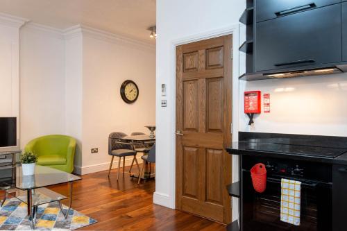 Apartment 3 48 Bishopsgate - image 9