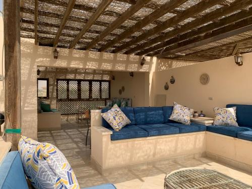 Chalet with Roof at Laguna Bay- Ain Sokhna - شالية غرفتين مكيف بالكامل بالرووف قرية لاجونا باي - العين السخنة