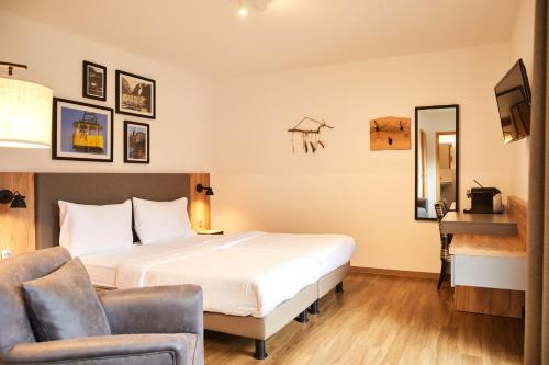 Twin Room with Bath