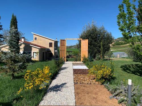 Garden, ScholaBnb “ percorso esperenziale di vita rurale sostenibile” in Lapedona