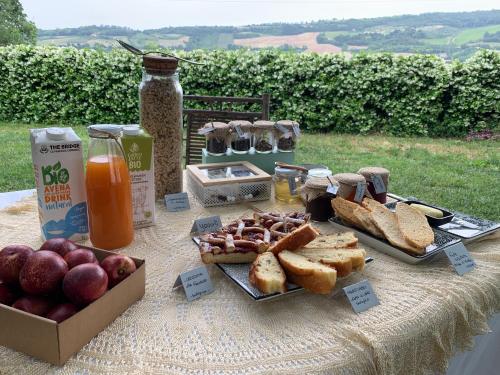 Food and beverages, ScholaBnb “ percorso esperenziale di vita rurale sostenibile” in Lapedona