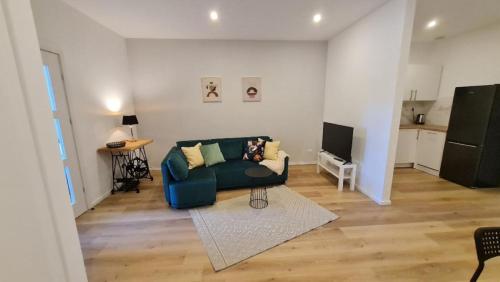 2 bedrooms, 5 beds