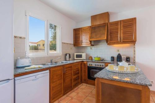 Three-Bedroom Villa image 10