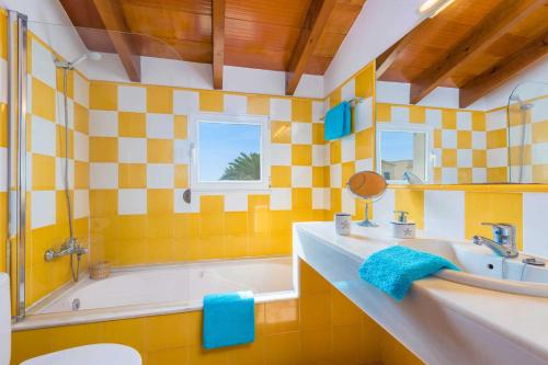 Three-Bedroom Villa image 7
