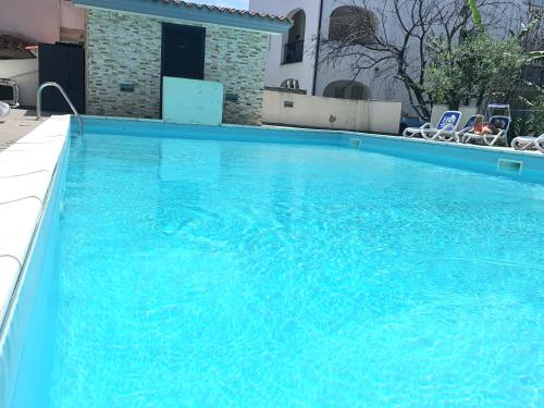 Dommos Limone - Appartamenti in residence con piscina