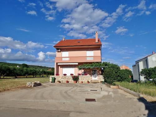  Apartment Putnik, Pension in Posedarje