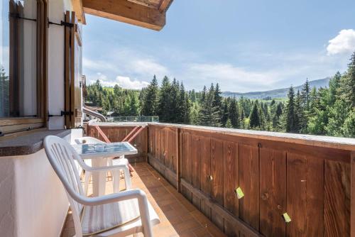 Superior One-Bedroom Apartment with Balcony
