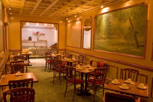 Étterem, Hotel des 4 Soeurs near Aquitaine Múzeum