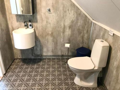 Bathroom, Hangvar Skola, Slojdsalen in Ire