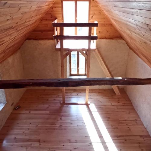 Maison Eco Concept avec vue imprenable gîte à louer Forêt d'Arbas