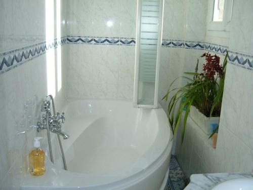 Le Jardin de Cécile et Benoit - Bed and Breakfast – Paris, CA