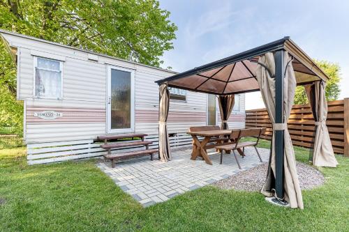 2 bedrooms, 3 beds