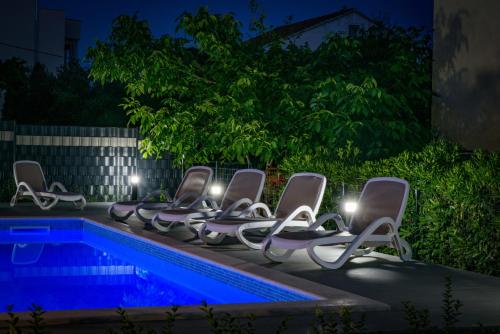 Seka apartments with a pool 2