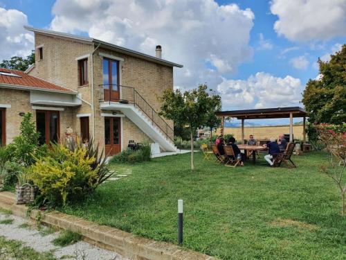 Exterior view, ScholaBnb “ percorso esperenziale di vita rurale sostenibile” in Lapedona