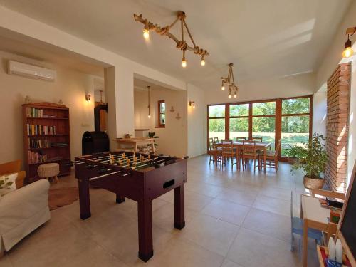 Tiszara nezo hevereszo - Lounger overlooking the Tisza river in Tiszavasvári