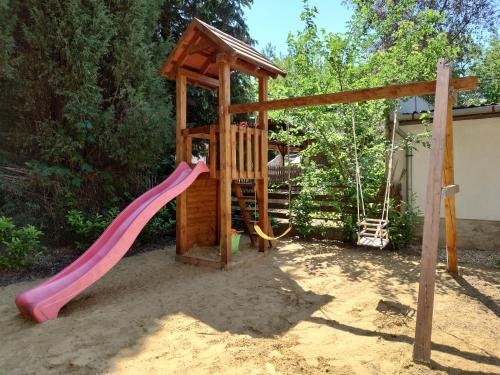 Tiszara nezo hevereszo - Lounger overlooking the Tisza river in Tiszavasvári
