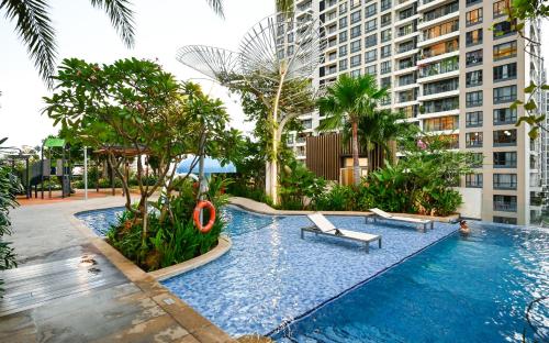 Estella Heights Saigon City View 2BR Apartment & Pool, Ho Chi Minh City