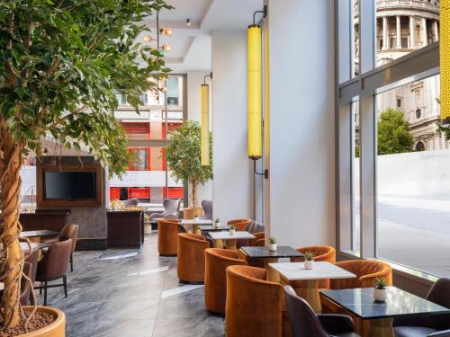 Bar/lounge, Leonardo Royal Hotel London St Paul in The City