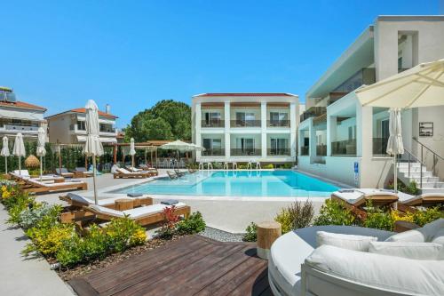 Swimming pool, Mirablue Luxury Residences in Chalkidiki