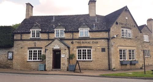 The Royal Oak Duddington - Accommodation - Stamford