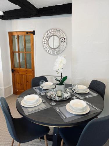 Facilities, Quirky Cottage, Cosy Grade II listed 2 bed apartment Troutbeck Bridge in Troutbeck Bridge