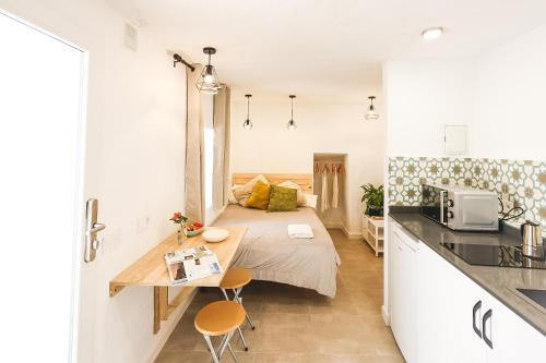 Studio Apartment with Private Bathroom room in La Cocotera Boutique Hostel & Coworking