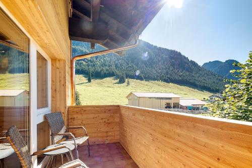 Family Room with Mountain View