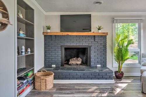 Lovely Belle Center Cottage on Indian Lake! in Belle Center, USA