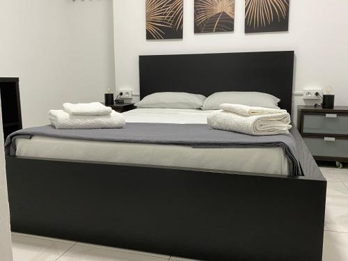  COMFORT ROOM AIRE CONDITIONER in APARTMENT SHARED in playa las vistas Los Cristianos Habitaciones, Stanza in Arona