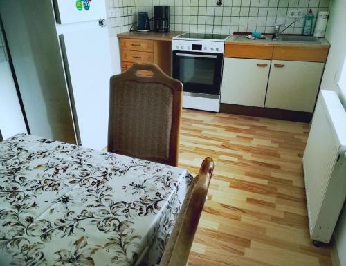 廚房, Ferienwohnung Karsten - nahe Chemnitz in 林巴赫-奧伯弗羅納