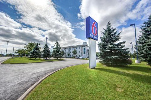 Motel 6-Burlington, ON - Toronto West - Oakville