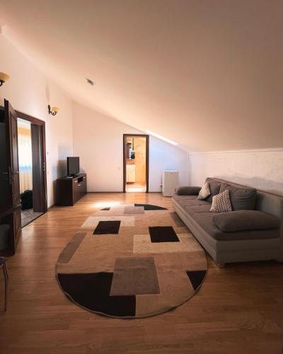 Delta Est Hotel - image 11