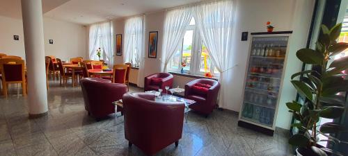 Hotel Deutscher Hof - image 11