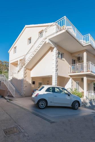 入口, Apartments Sandra in 奧雷比奇